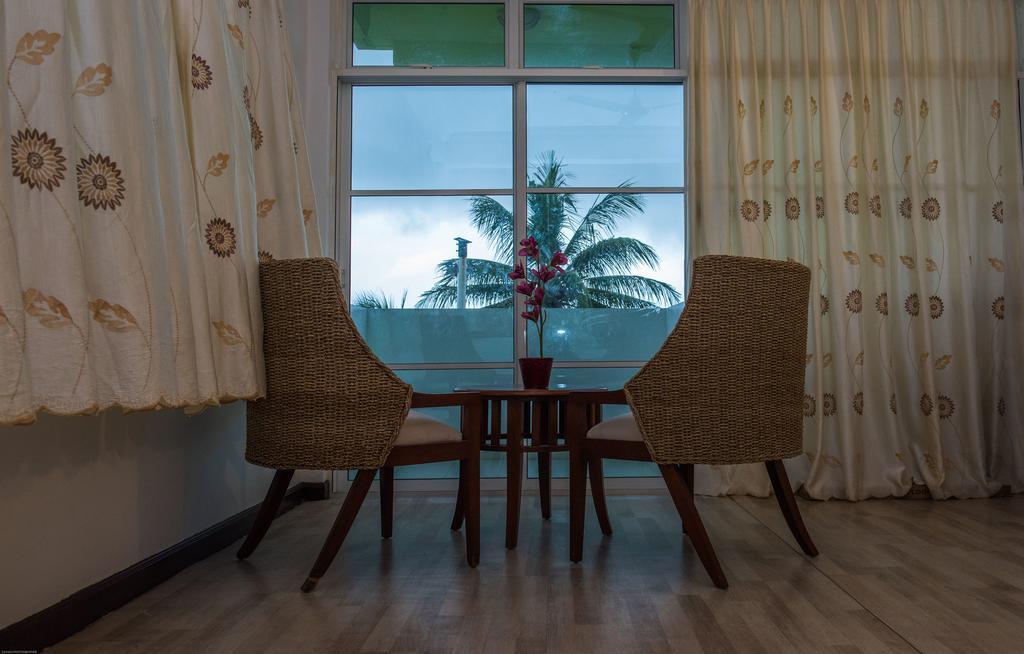 Rivers Beach & Spa Hulhumale Exterior photo
